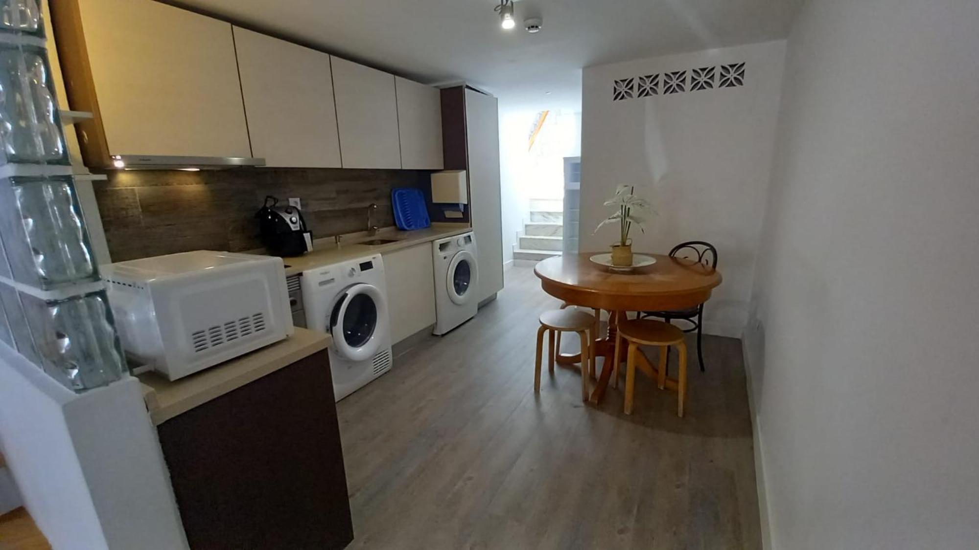 Alvito Guest House - Comfortable Room With Private Bathroom ลิสบอน ภายนอก รูปภาพ