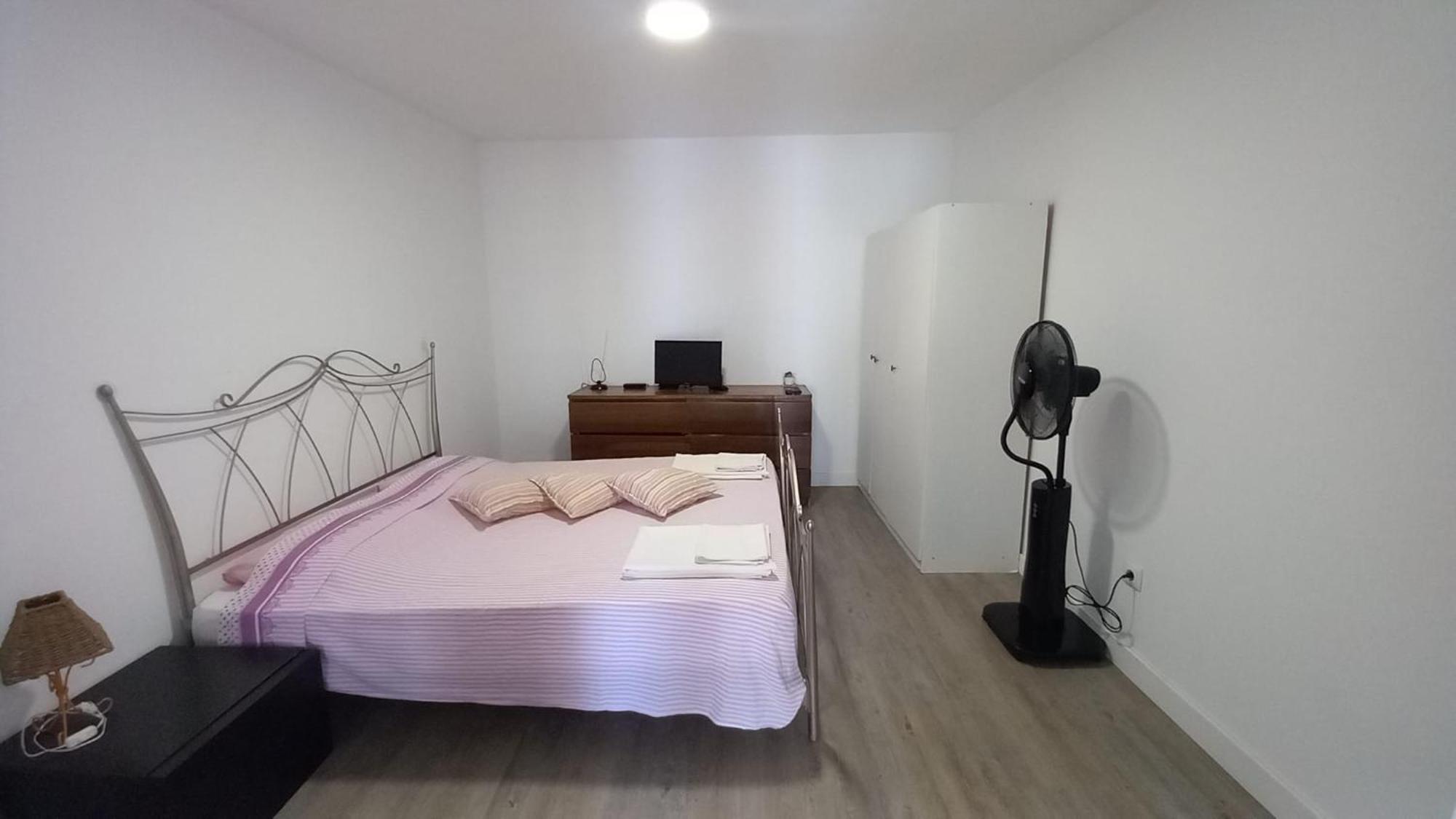 Alvito Guest House - Comfortable Room With Private Bathroom ลิสบอน ภายนอก รูปภาพ